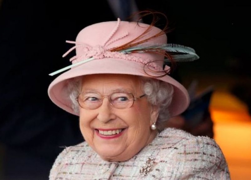 25" monóxido de carbono " fotos de la reina Isabel II, que pueden convertirse fácilmente en memes