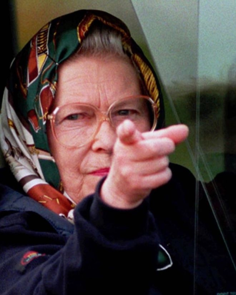 25" monóxido de carbono " fotos de la reina Isabel II, que pueden convertirse fácilmente en memes