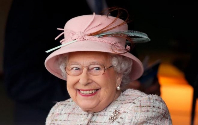 25" monóxido de carbono " fotos de la reina Isabel II, que pueden convertirse fácilmente en memes