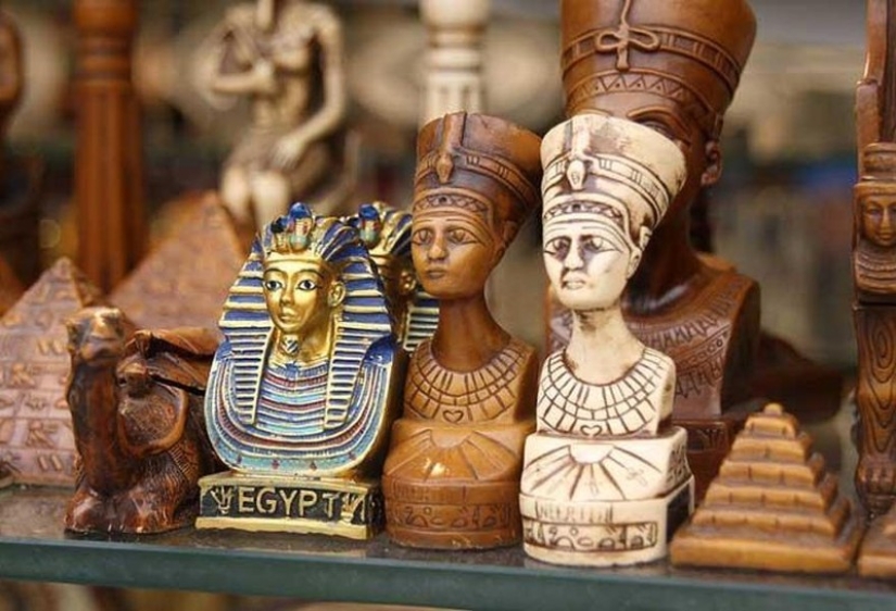 25 most popular souvenirs from around the world 25 most popular souvenirs from around the world