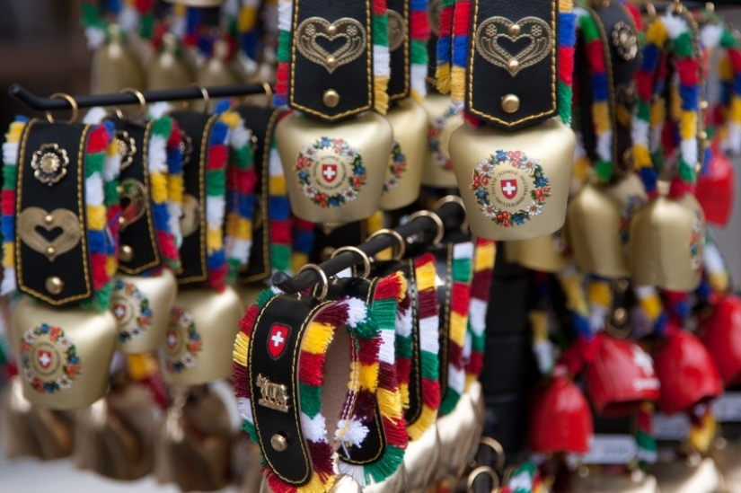 25 most popular souvenirs from around the world 25 most popular souvenirs from around the world
