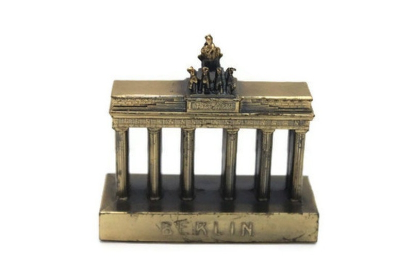 25 most popular souvenirs from around the world 25 most popular souvenirs from around the world