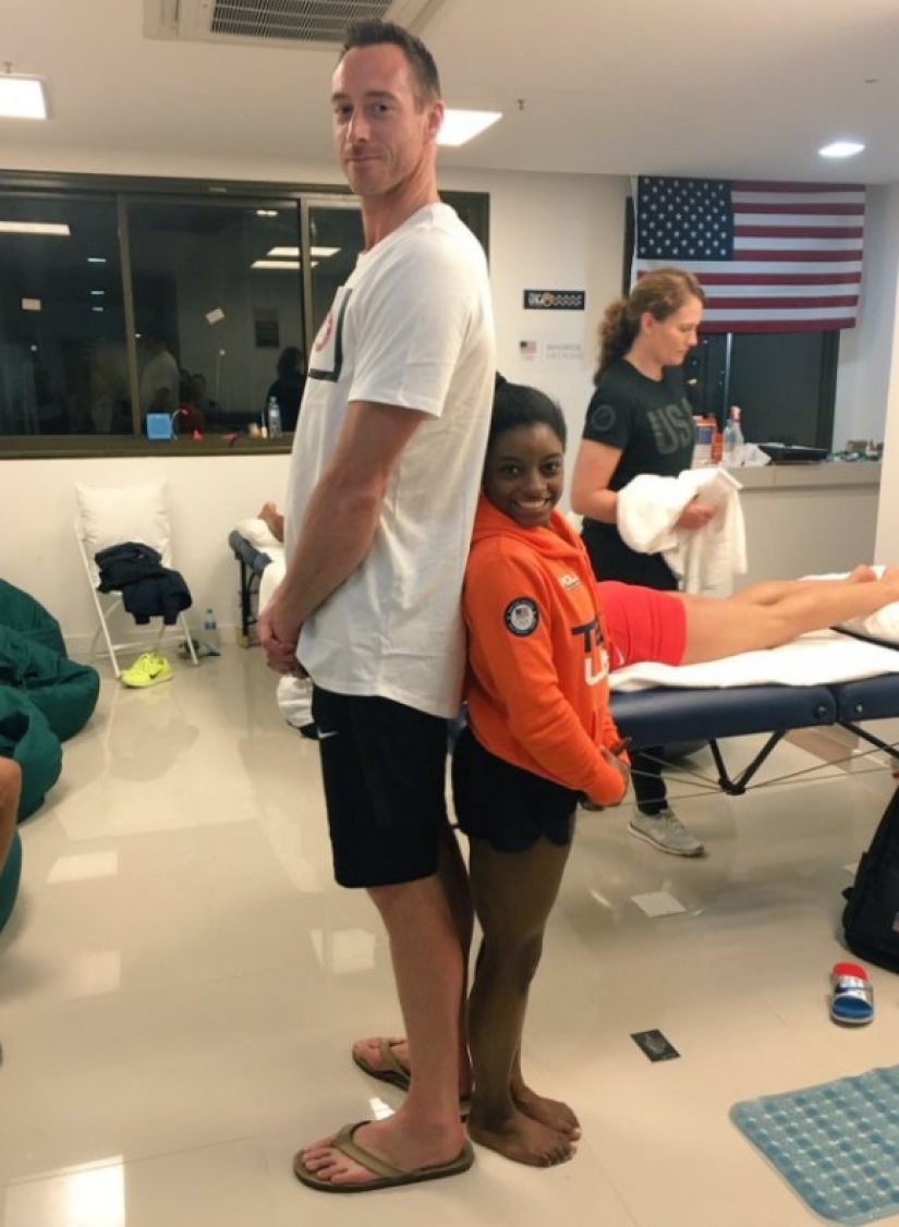 25 rare photos of Olympians showing what is happening behind the scenes of big sports 25 rare photos of Olympians showing what is happening behind the scenes of big sports