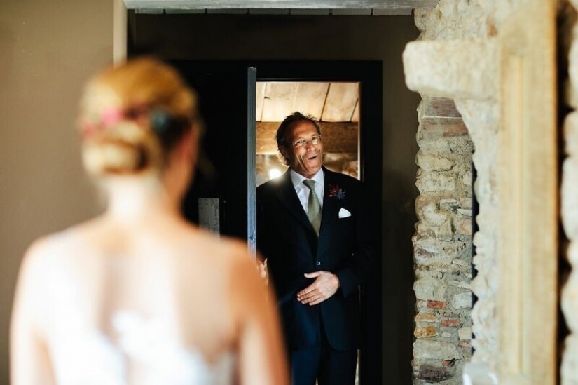 26 conmovedoras fotos de padres que no retuvieron las emociones en la boda de sus hijas