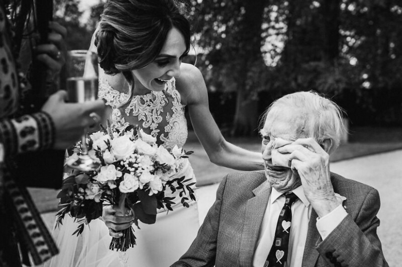 26 conmovedoras fotos de padres que no retuvieron las emociones en la boda de sus hijas