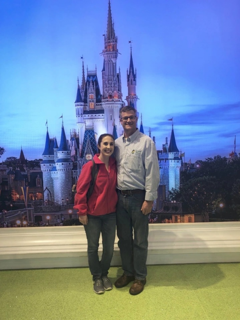 36 años de diferencia de amor no es un obstáculo? La chica dejó a su amante por el padre del novio