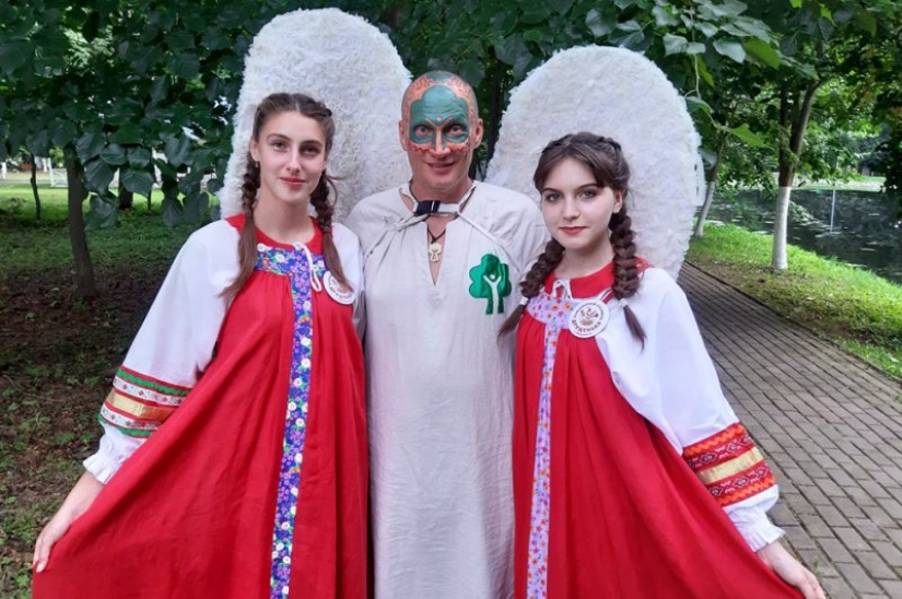 365 nombres del Drevarca Iluminado, o por qué el hombre-árbol renunció a sus raíces 365 nombres del Drevarca Iluminado, o por qué el hombre-árbol renunció a sus raíces