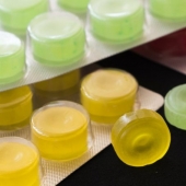 8 alimentos y bebidas que arruinan tus dientes peor que los dulces 8 alimentos y bebidas que arruinan tus dientes peor que los dulces