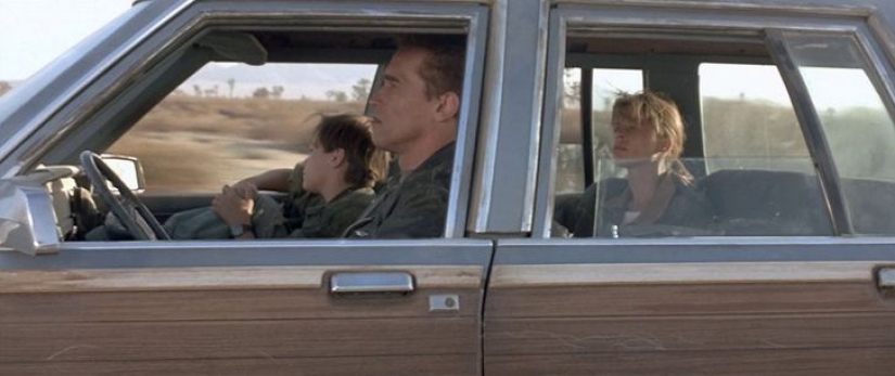 8 details in popular films that are hard to believe
