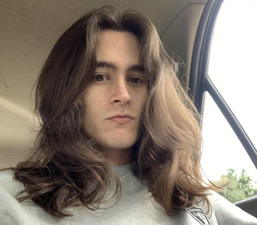 8 men with a magnificent mane 8 men with a magnificent mane