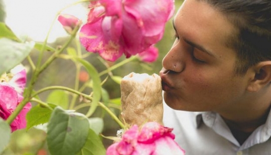 8 parejas que rompieron todos los estereotipos sobre cómo debería ser una relación perfecta