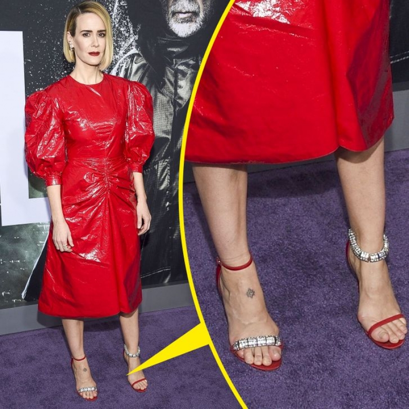 9 celebrities who dared to choose extravagant shoes for their clothes and hit the jackpot 9 celebrities who dared to choose extravagant shoes for their clothes and hit the jackpot