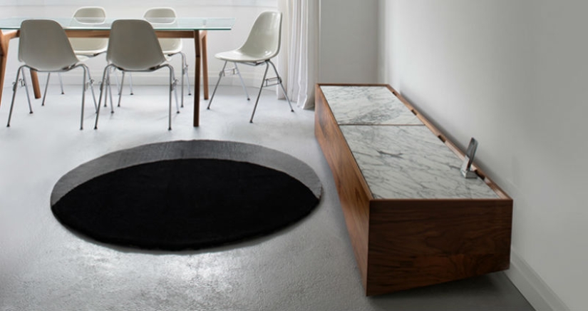 A black hole in the living room A black hole in the living room