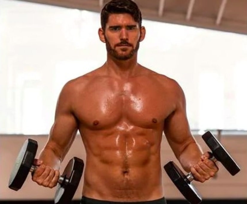 A body like Thor in 3 months: the guy from Boston did the impossible