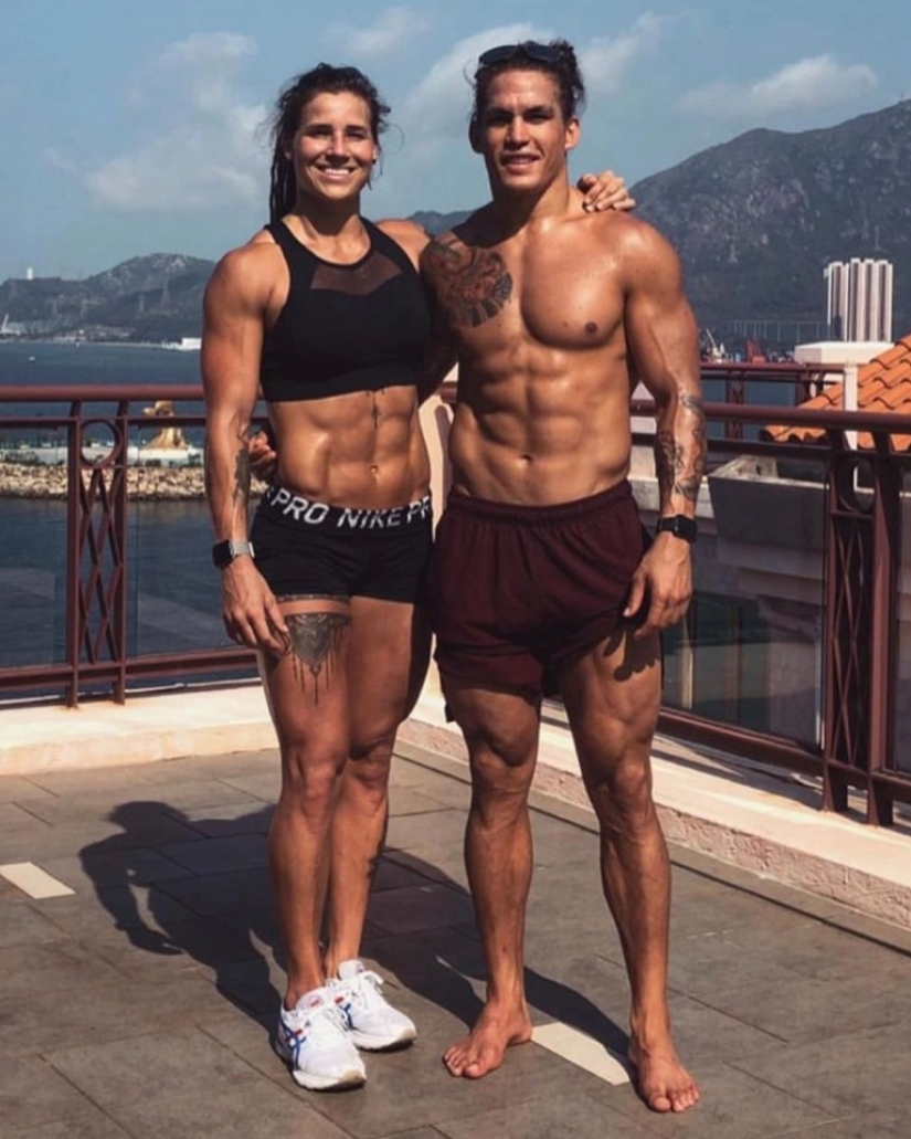 A couple of lovers or a brother and sister? Instagram users guess who the people in the photos are to each other A couple of lovers or a brother and sister? Instagram users guess who the people in the photos are to each other