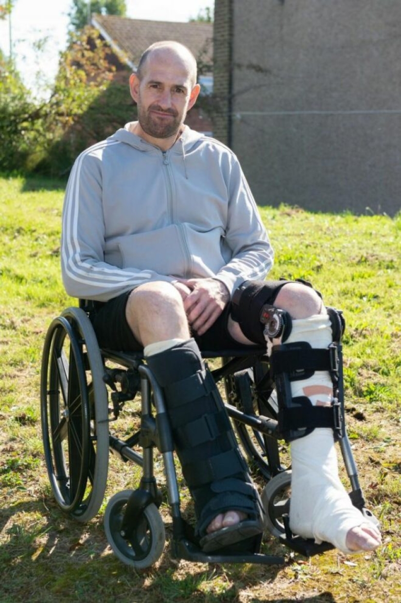 A drunk couple from the UK sneaked into a water park at night and broke their legs there A drunk couple from the UK sneaked into a water park at night and broke their legs there