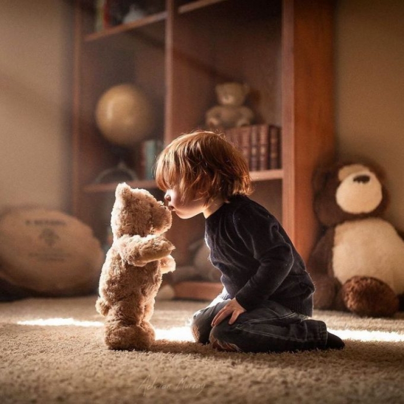 A father of four takes pictures of his children, proving that every day is magical