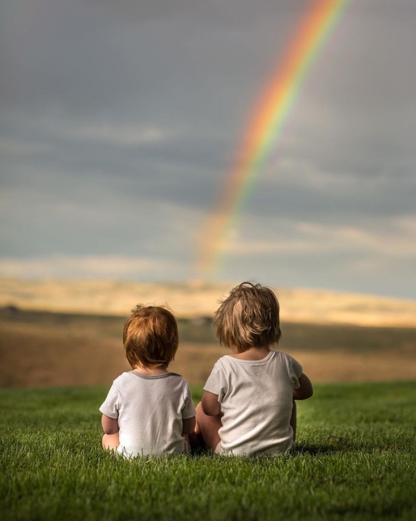 A father of four takes pictures of his children, proving that every day is magical