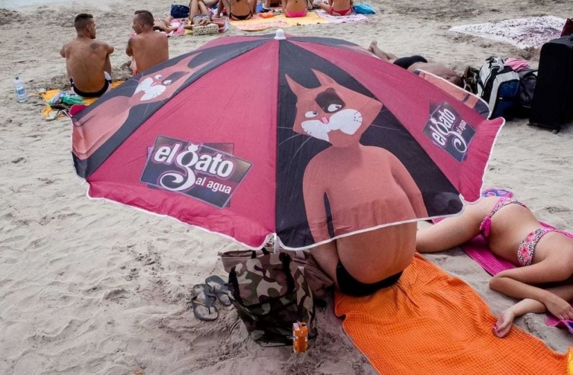 "A game of observation and imagination": how a street photographer from Spain struggles with boredom "A game of observation and imagination": how a street photographer from Spain struggles with boredom