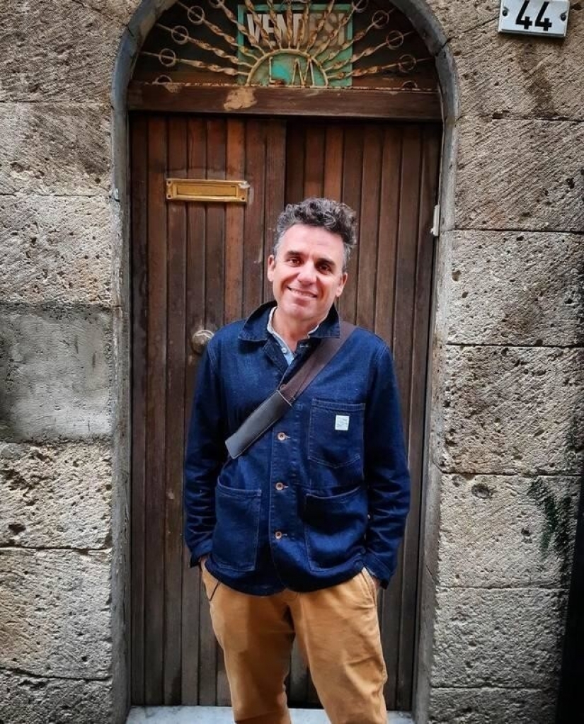 A man bought a house in Sicily for only 1 Euro and encouraged others to follow his example