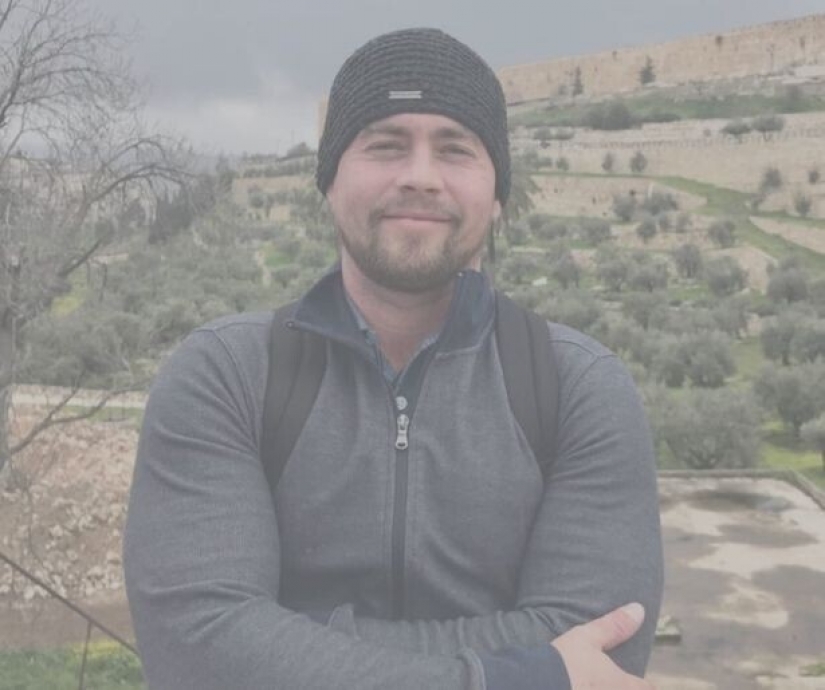 A million for bleach: a family of" healers " from Florida treated the coronavirus with bleach A million for bleach: a family of" healers " from Florida treated the coronavirus with bleach