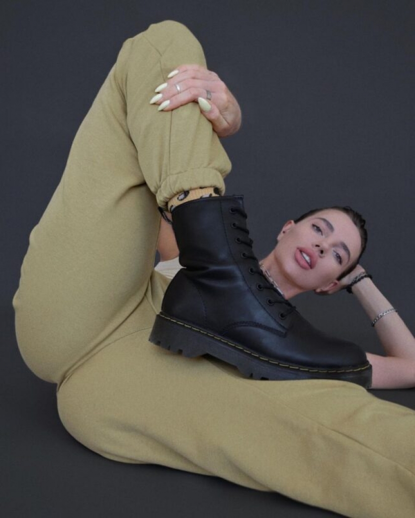 A Russian model was arrested for a photo with a naked ass near a police station A Russian model was arrested for a photo with a naked ass near a police station