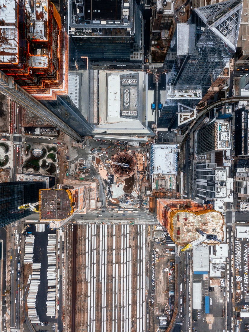 A self-taught photographer from the Philippines shows the secrets of creating masterpieces from nothing