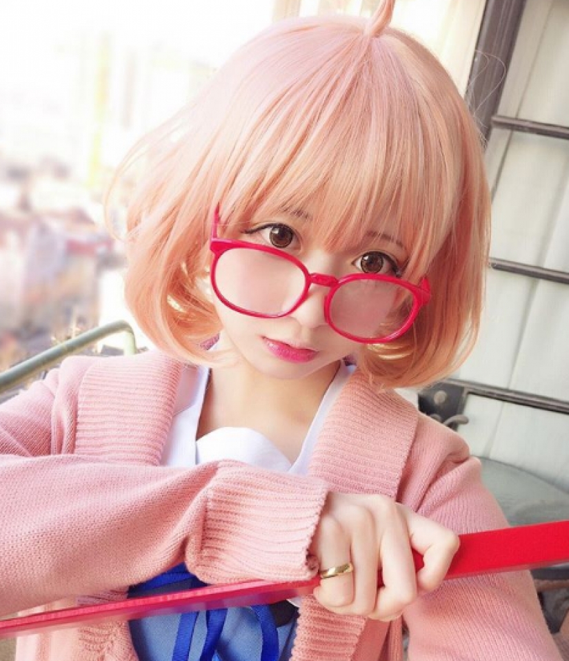 A sexy model with a face of a child gaining instagram