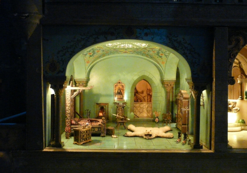 A stunning dollhouse that costs more than three rubles in Moscow