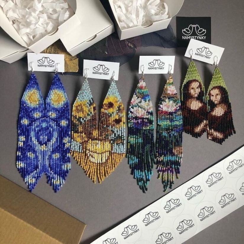A talented Ukrainian woman makes beaded earrings based on the plots of famous paintings
