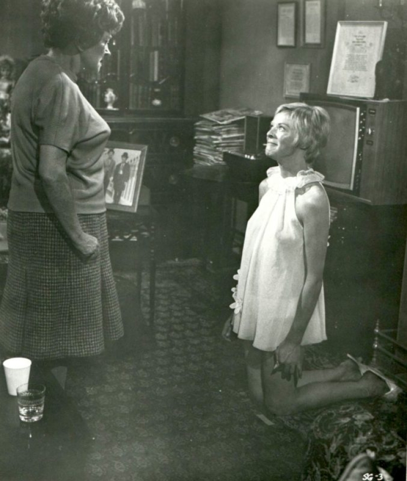 A vicious relationship: a lesbian club and the black comedy "The Murder of Sister George"