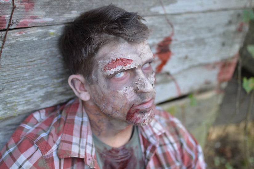 A woman "zombified" her daughter for the sake of a photo shoot, and what happened in the end is horrifying