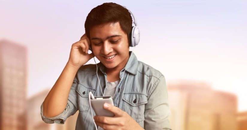 A young Indian man sold his wife and bought a new smartphone. Yes, he also had lunch for change