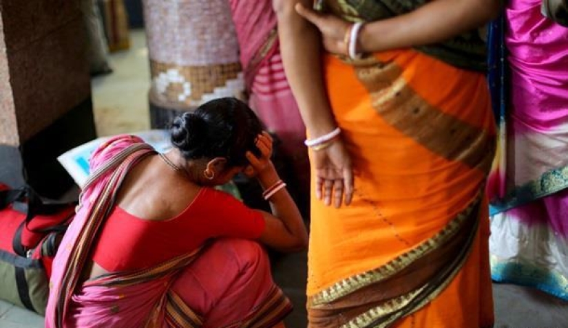 A young Indian man sold his wife and bought a new smartphone. Yes, he also had lunch for change