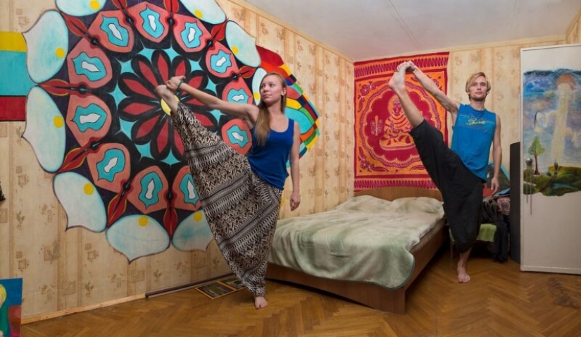 About the life of modern recluses of Hickey: photo project "Journey to the edge of the room" by Natalia Ershova About the life of modern recluses of Hickey: photo project "Journey to the edge of the room" by Natalia Ershova