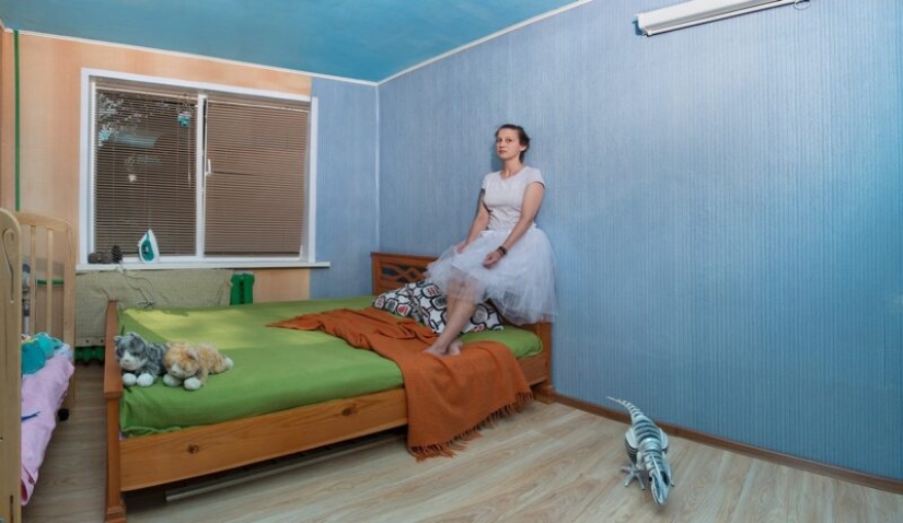 About the life of modern recluses of Hickey: photo project "Journey to the edge of the room" by Natalia Ershova About the life of modern recluses of Hickey: photo project "Journey to the edge of the room" by Natalia Ershova
