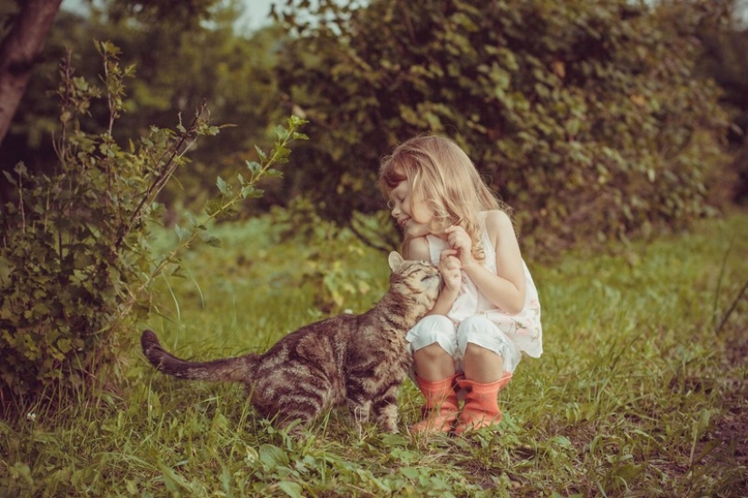 Adorable photos proving that your child needs a cat Adorable photos proving that your child needs a cat