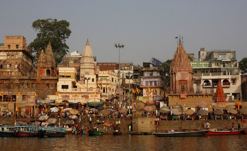 All colors of dirt: how Indians kill the sacred river Ganges
