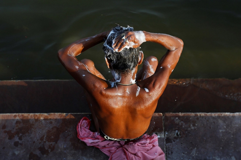 All colors of dirt: how Indians kill the sacred river Ganges