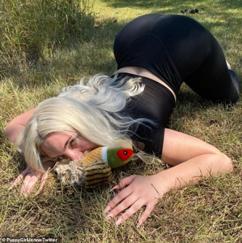 American woman quit her job and started impersonating a dog for money on OnlyFans