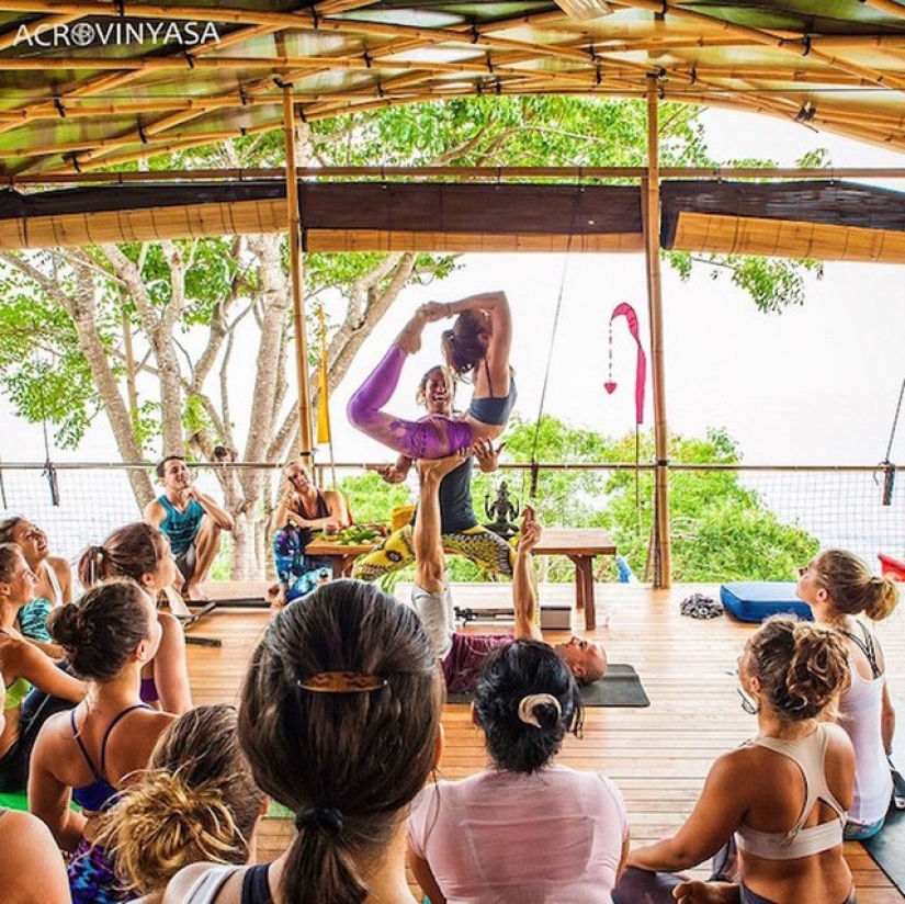 Amor y clases de yoga se pueden encontrar en todas partes