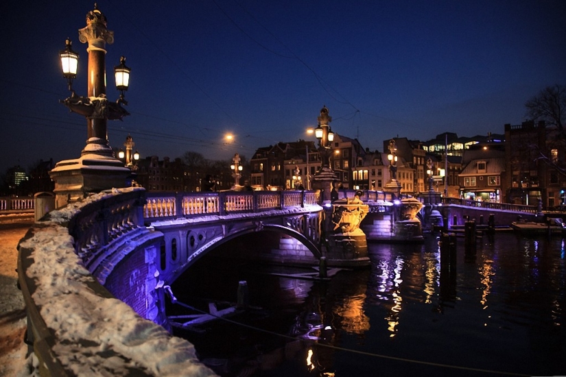 Amsterdam en las figuras y fotos Amsterdam en las figuras y fotos