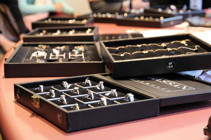 Amsterdam in figures and photos Amsterdam in figures and photos