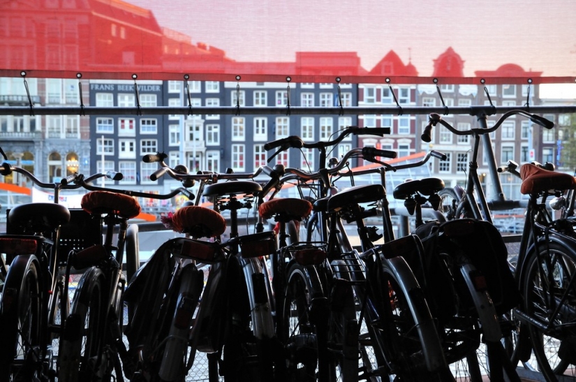 Amsterdam in figures and photos Amsterdam in figures and photos