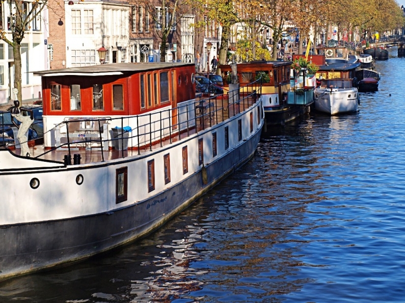 Amsterdam in figures and photos Amsterdam in figures and photos