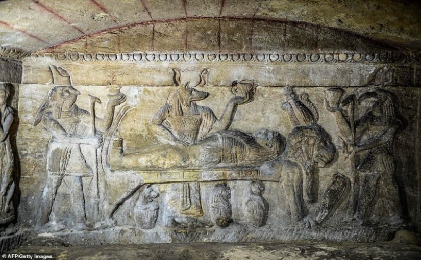 Antique treasures: ancient Egyptian catacombs, full of amazing artifacts, open to the public