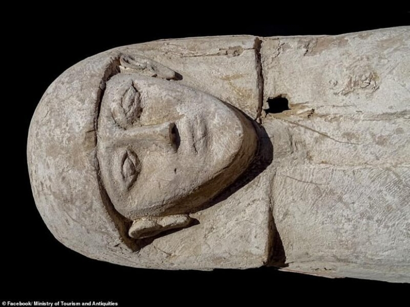 Archaeologists found the mummy of the young bride with a dowry