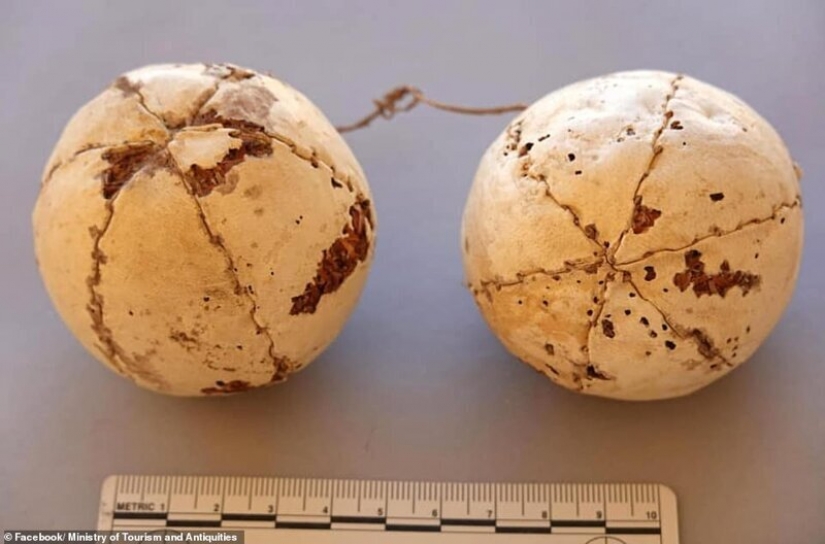 Archaeologists found the mummy of the young bride with a dowry