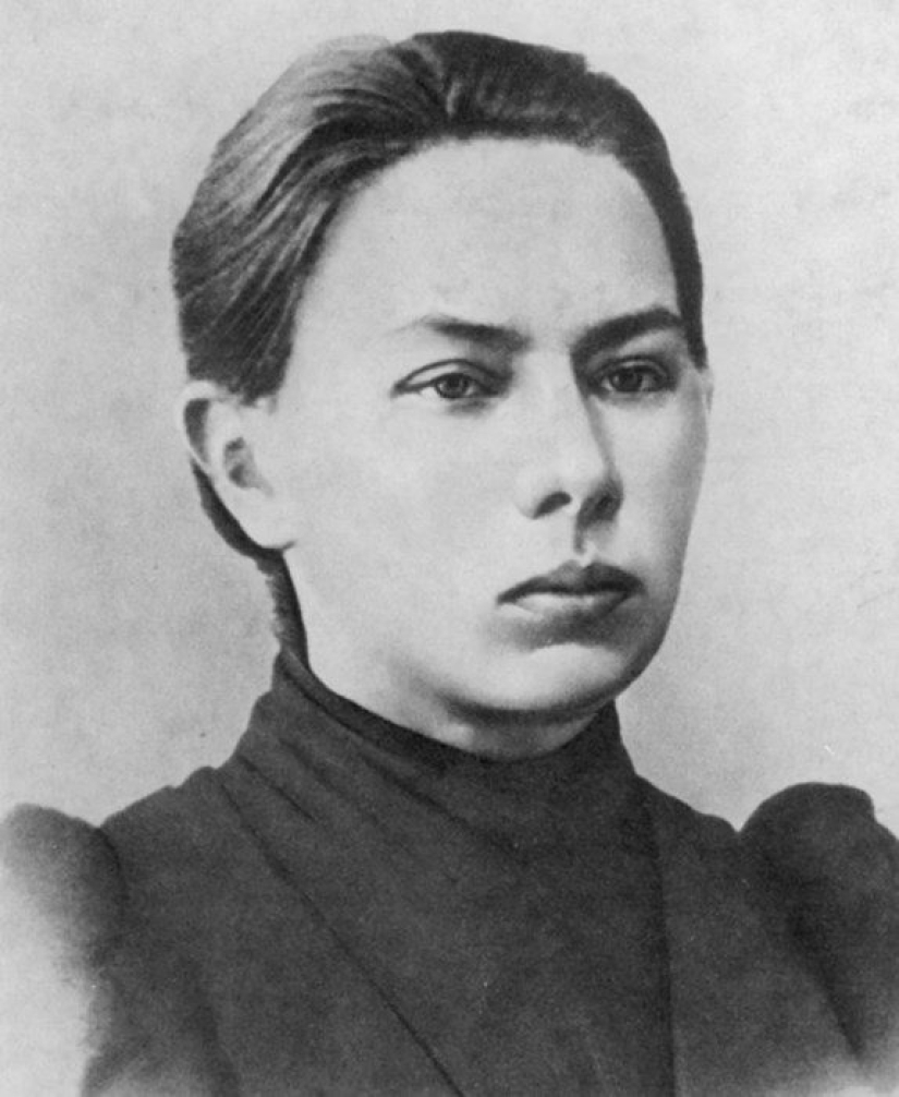 Arrests, suicides, mental disorders: how were the fates of famous Kremlin wives