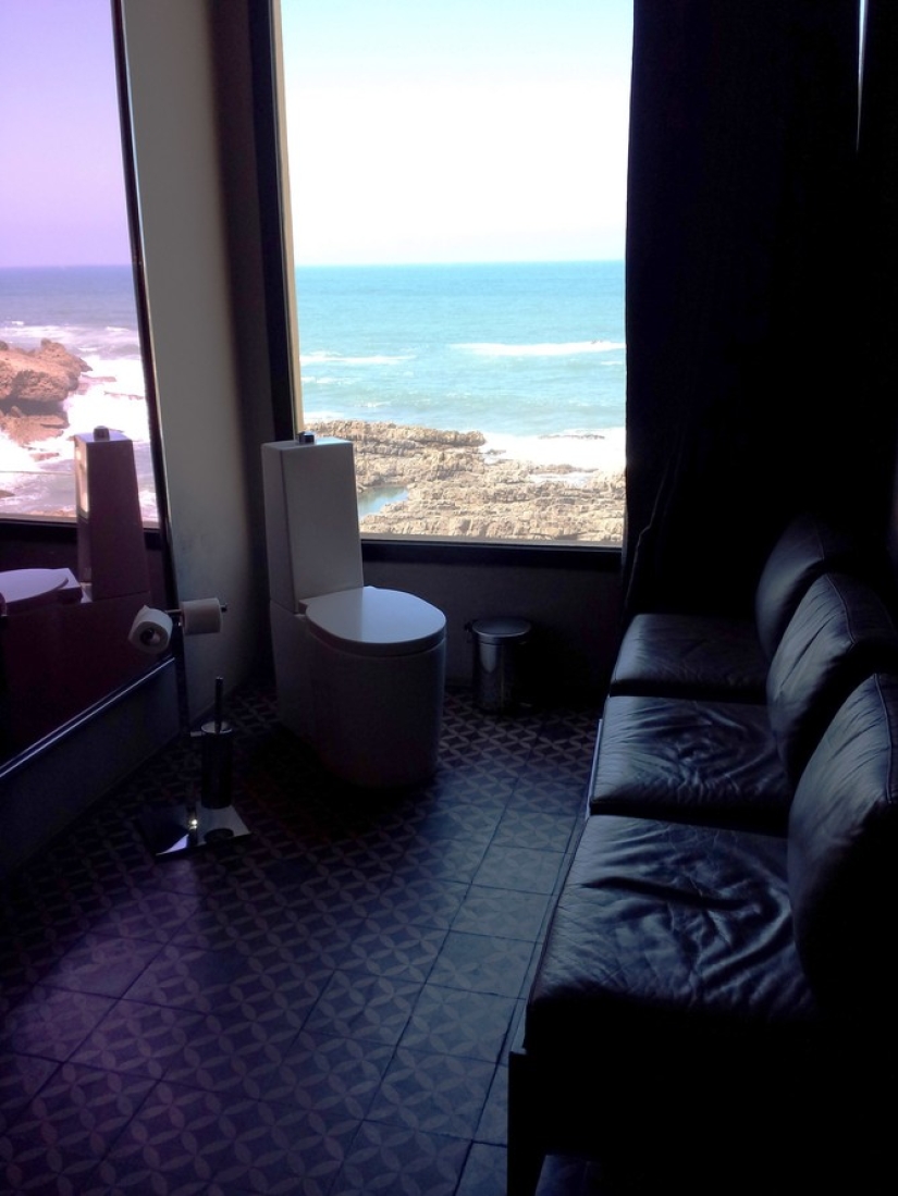 As in the palm of your hand: 20 toilet rooms from different parts of the world that amaze with magnificent views As in the palm of your hand: 20 toilet rooms from different parts of the world that amaze with magnificent views